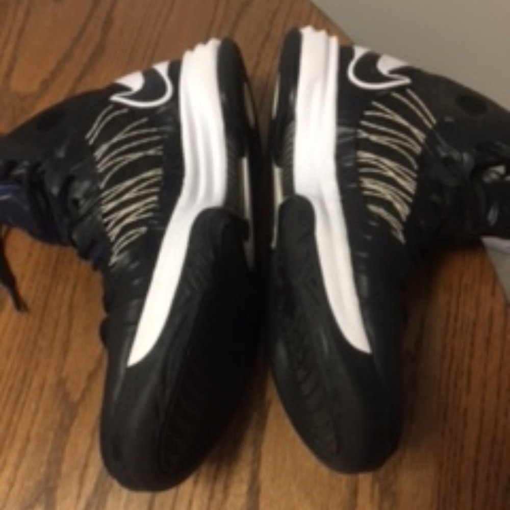 Nike Hyperdunk 2012   Size 7